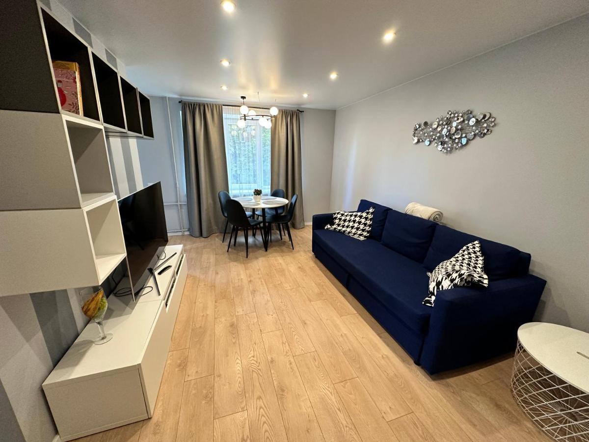 Parkside Escape: Stylish 1-Br Apartment Рига Екстериор снимка