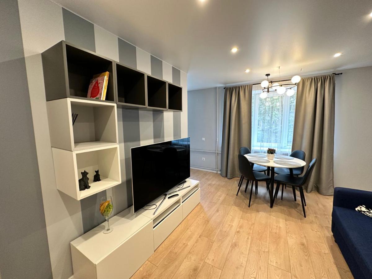 Parkside Escape: Stylish 1-Br Apartment Рига Екстериор снимка