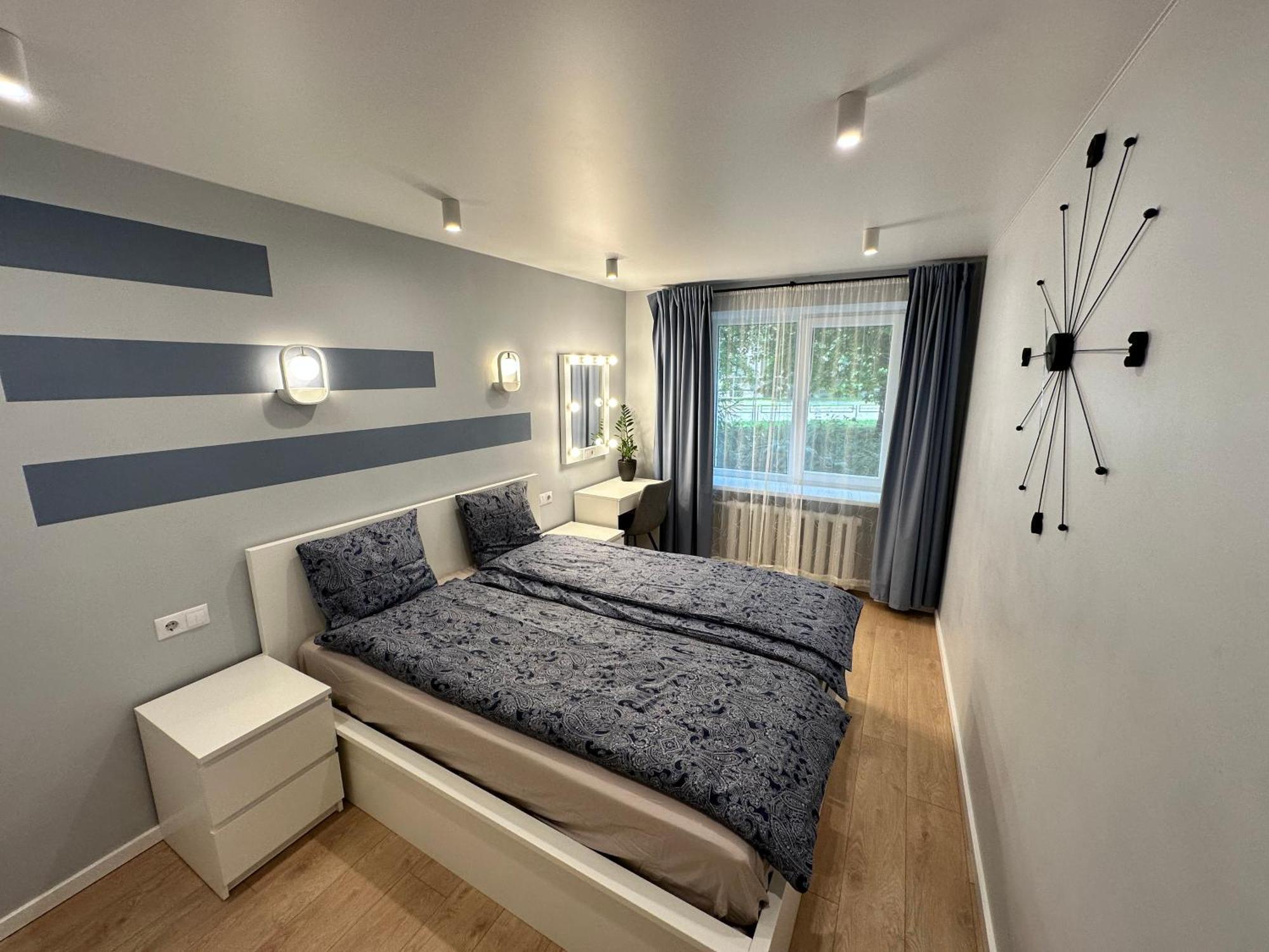 Parkside Escape: Stylish 1-Br Apartment Рига Екстериор снимка