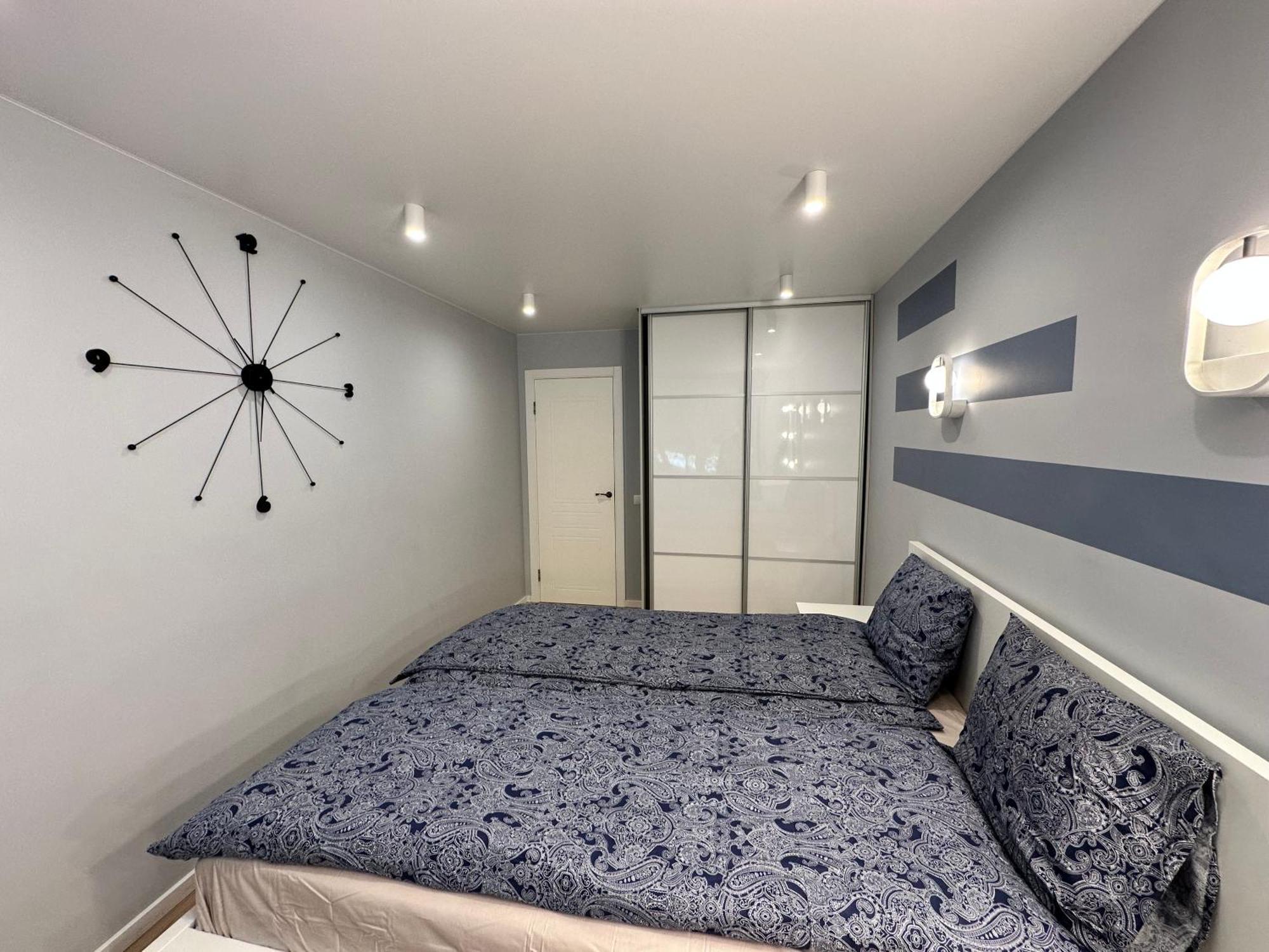 Parkside Escape: Stylish 1-Br Apartment Рига Екстериор снимка